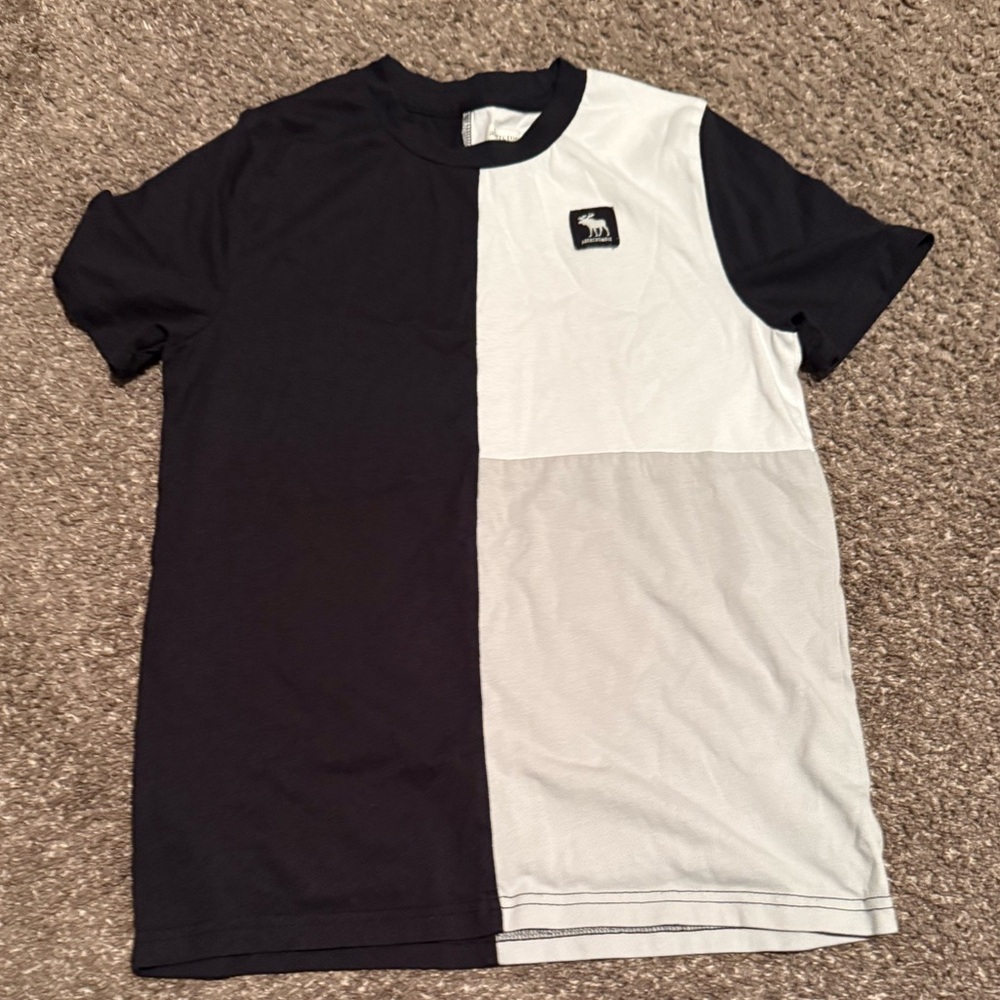 Abercrombie youth tshirt